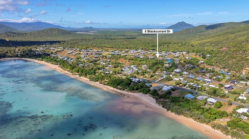 5 Blackcurrant Drive, HIDEAWAY BAY