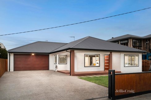 5 Blair Court Altona North 3025