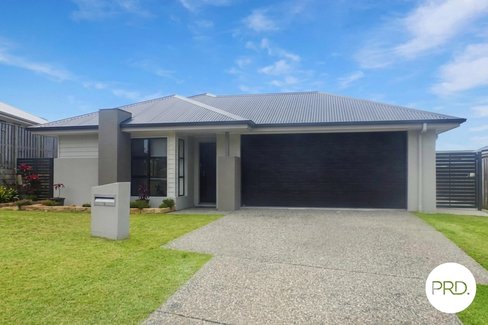 5 Buchanen Street, BOYNE ISLAND QLD 4680