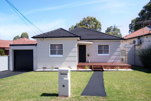 5 BUNGALOW Road, ROSELANDS NSW 2196