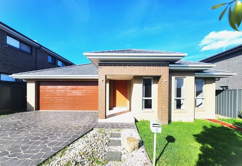 5 Canal Parade, LEPPINGTON NSW 2179