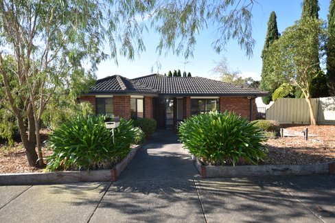 5 Charlwood Drive  Mooroolbark 3138