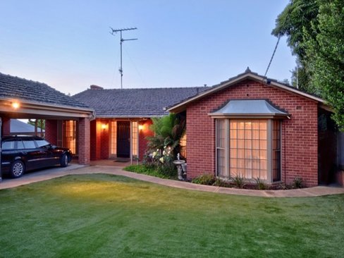 5 Chesterfield Court Newtown 3220
