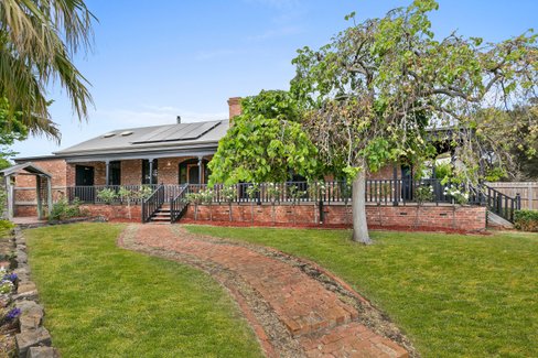 5 Courier Court  Leopold 3224