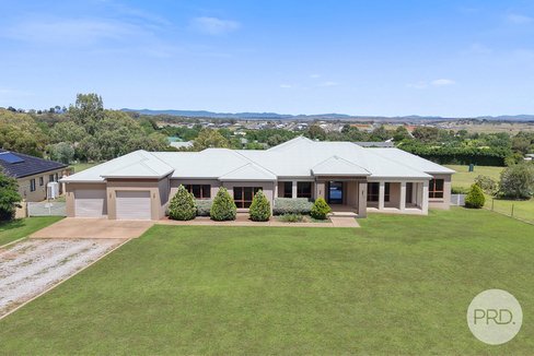 5 Daintree Circuit, TAMWORTH NSW 2340