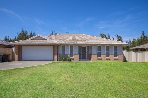 5 Devon st, GRETA NSW 2334