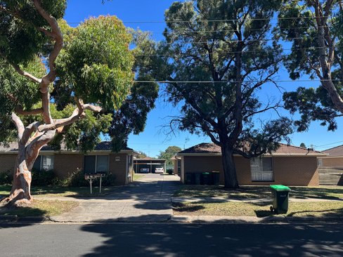 5 Dover Street, WENDOUREE VIC 3355