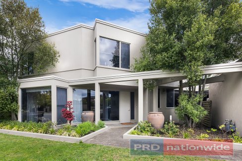 5 Elliott Street, LAKE WENDOUREE VIC 3350