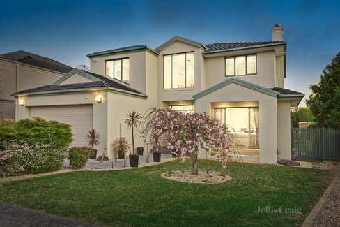 5 Epworth Court Glen Waverley 3150