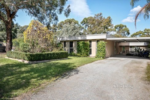 5 Erang Close Greensborough 3088