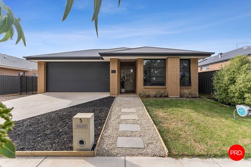 5 Fairfield Boulevard, JACKASS FLAT