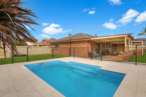 5 Felix Avenue, HORSLEY NSW 2530
