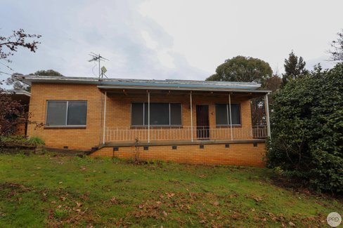 5 Gilbert Street, TUMBARUMBA NSW 2653