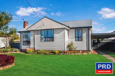 5 Graham St, UNANDERRA NSW 2526