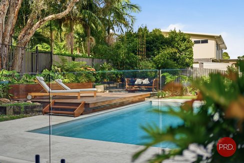 5 Gumtree Glen, SAPPHIRE BEACH NSW 2450