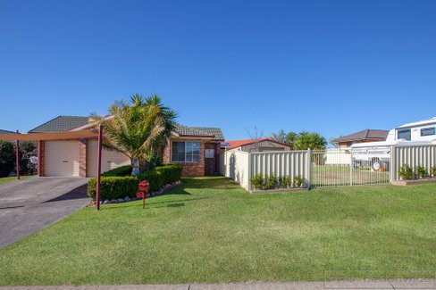 5 Holliday Close, RUTHERFORD NSW 2320
