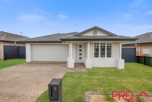 5 Idyllic Street, MOORE CREEK NSW 2340