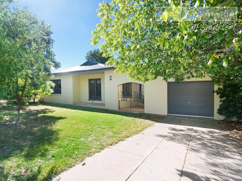 5 Kennedy Avenue, KOORINGAL NSW 2650