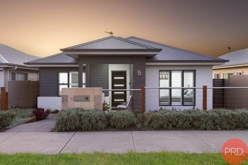 5 Kesterton Rise, NORTH ROTHBURY NSW 2335