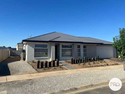 5 Laurie Crescent, NAGAMBIE VIC 3608