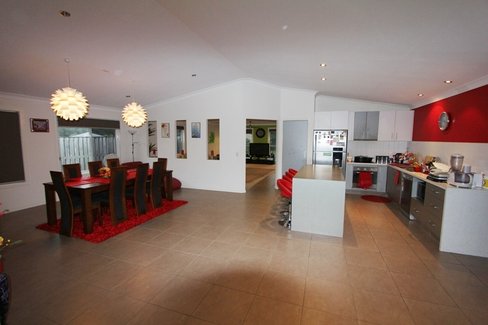 5 Lister Street, OXENFORD QLD 4210