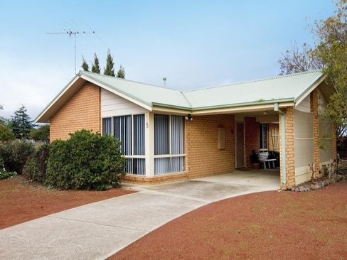 5 Lucy Court St Albans Park 3219