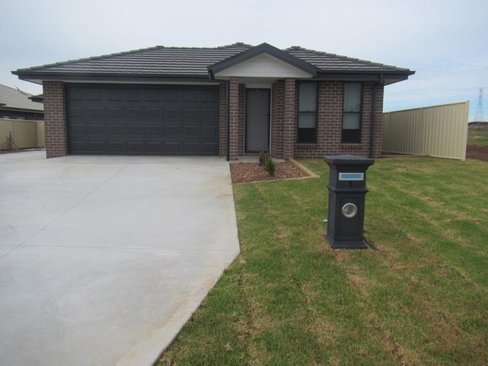 5 Magpie Drive, TAMWORTH NSW 2340