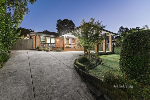 5 Manuela Terrace Ringwood North 3134