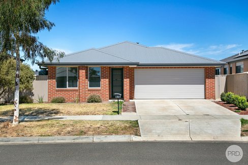 5 Masters Drive, WINTER VALLEY