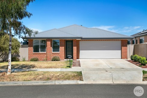 5 Masters Drive, WINTER VALLEY VIC 3358