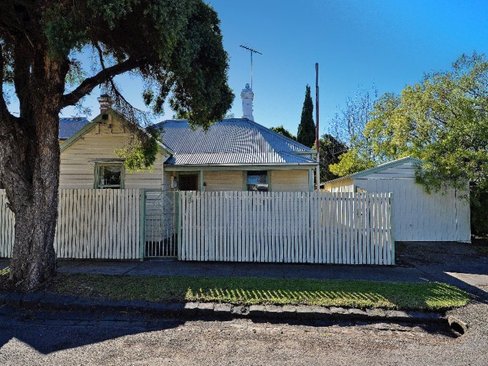 5 Maud Street Geelong 3220