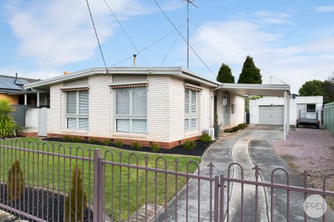 5 Mauger Street, WENDOUREE VIC 3355