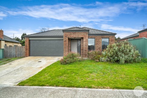 5 Middlin Street, BROWN HILL VIC 3350