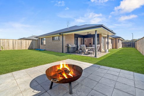 5 Midnight Avenue, MEDOWIE NSW 2318