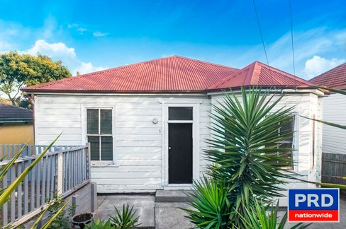 5 Monteith St, CRINGILA NSW 2502