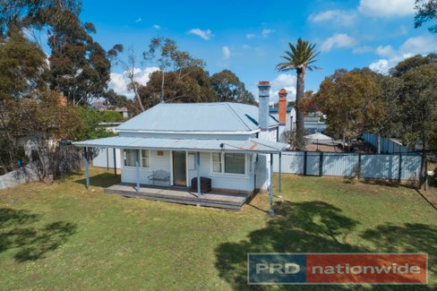 5 Montgomery Street, SKIPTON VIC 3361