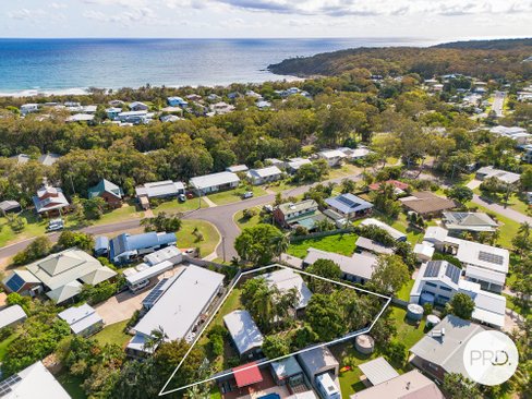 5 Murray Hilton Close, AGNES WATER QLD 4677