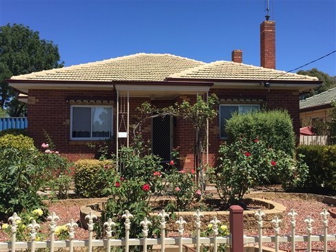 5 Olympic Parade, KANGAROO FLAT VIC 3555