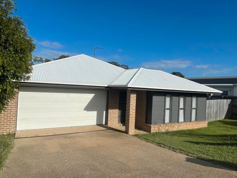 5 Orchard Drive, KIRKWOOD QLD 4680