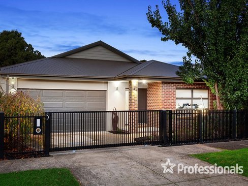 5 Palm Grove Kilsyth 3137