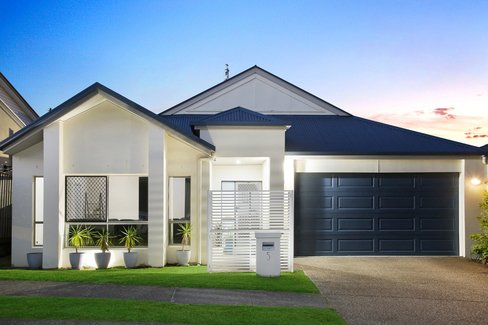 5 Palma Crescent, Varsity Lakes QLD 4227