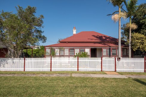 5 Prince Edward Drive, DAPTO NSW 2530