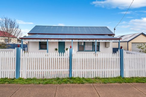 5 Reed Street, CRESWICK VIC 3363