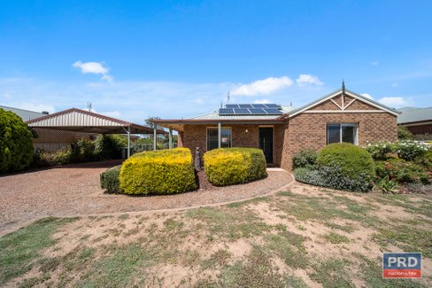 5 Robbins Court, EPSOM VIC 3551