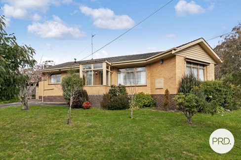 5 Shire Avenue, MOUNT HELEN VIC 3350