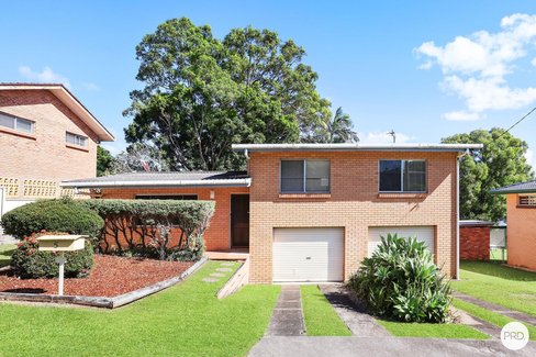 5 Sibyl Street, SOUTHPORT QLD 4215