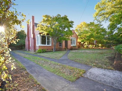 5 St Aidans Drive Lake Wendouree 3350