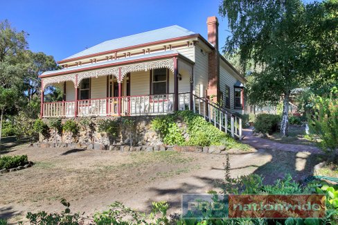 5 Station Street, SCARSDALE VIC 3351