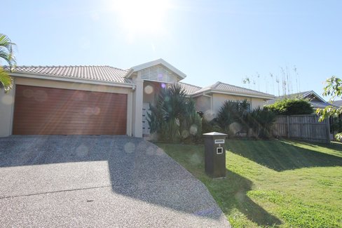 5 Stringybark Drive, MOLENDINAR QLD 4214
