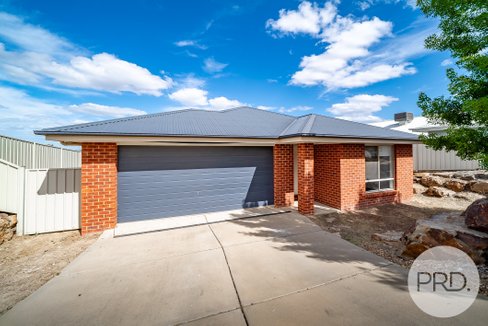 5 Sunvale Crescent, ESTELLA NSW 2650